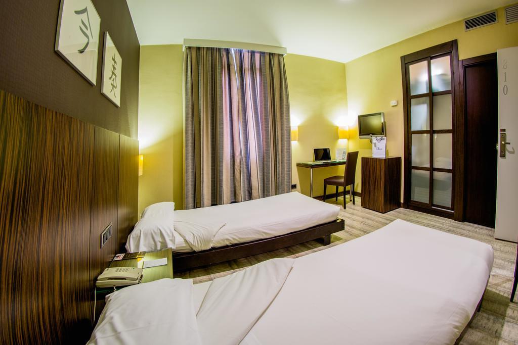 Hotel Arosa Madrid Exterior foto