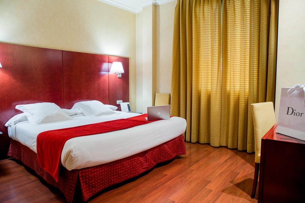 Hotel Arosa Madrid Exterior foto