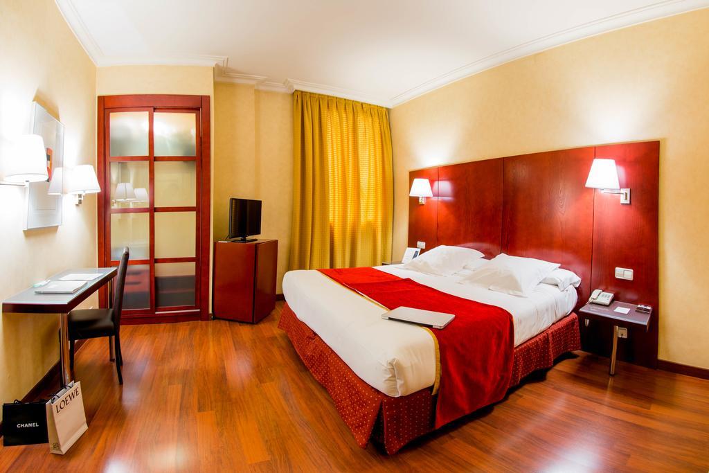 Hotel Arosa Madrid Exterior foto