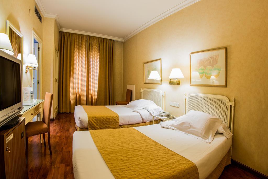 Hotel Arosa Madrid Exterior foto