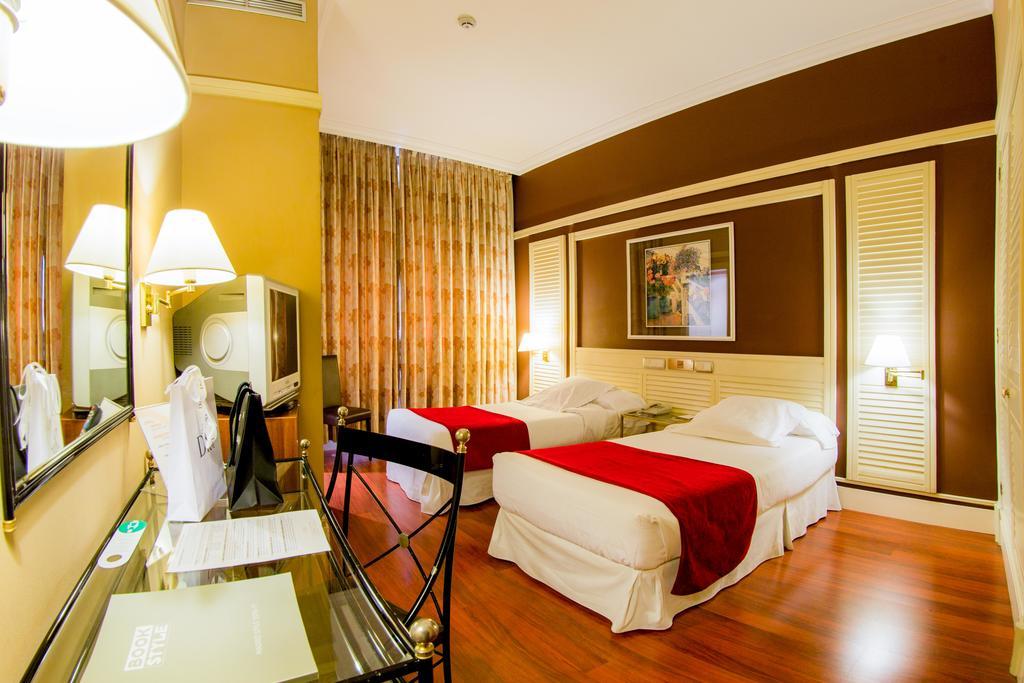 Hotel Arosa Madrid Exterior foto