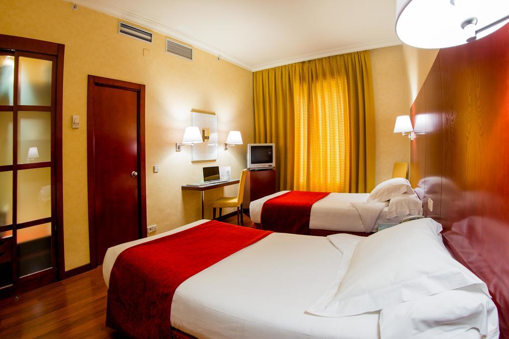Hotel Arosa Madrid Exterior foto